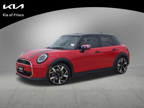 Used 2025 MINI Cooper 4-Door Hardtop FWD image 1