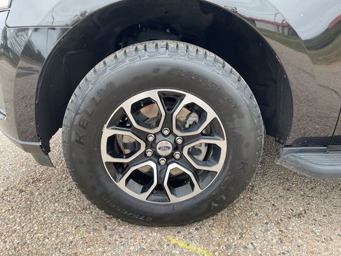 Used 2024 Ford Expedition XLT image 2