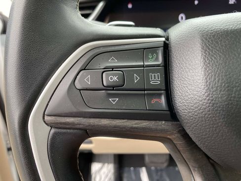 Used 2022 Jeep Grand Cherokee Limited AWD/4WD image 17