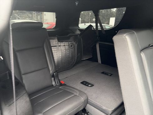Used 2023 Chevrolet Suburban Z71 w/ Z71 Off-Road Package image 12