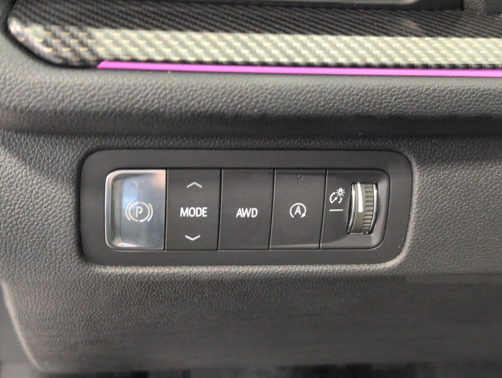 Used 2026 Chevrolet Traverse High Country w/ LPO, Floor Liner Package AWD/4WD image 10