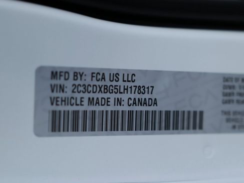 Used 2020 Dodge Charger SXT w/ Blacktop Package image 37