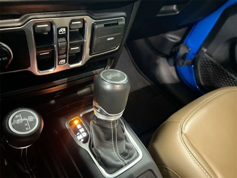 Used 2021 Jeep Wrangler Unlimited Sahara w/ Cold Weather Group image 17