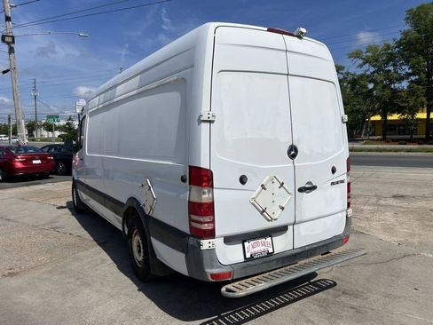 Used 2012 Mercedes-Benz Sprinter 2500 image 7