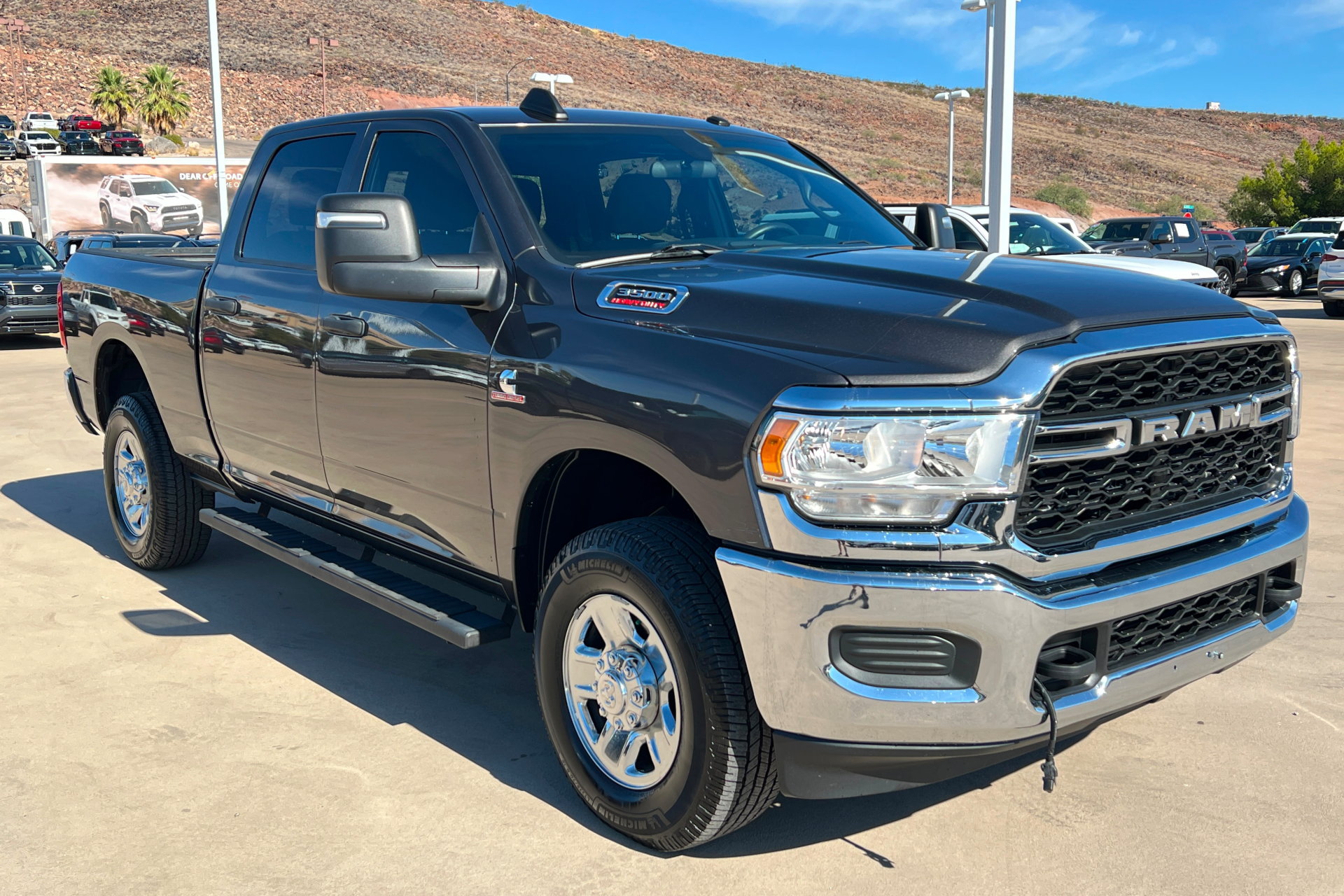 Used 2024 RAM 3500 Tradesman w/ Chrome Appearance Group AWD/4WD image 8