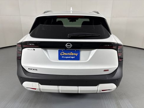 Certified 2025 Nissan Kicks SR FWD image 7