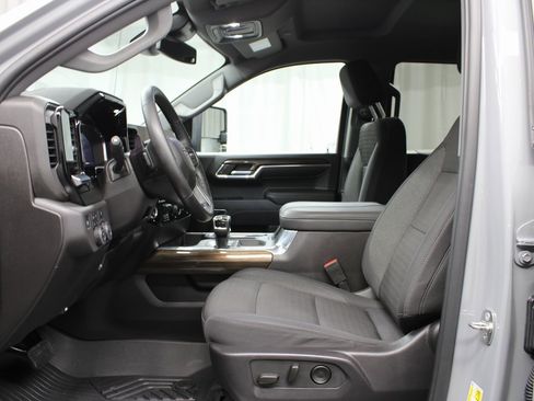 Used 2024 Chevrolet Silverado 1500 LT Trail Boss image 10