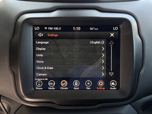 Used 2023 Jeep Renegade Latitude AWD/4WD image 34