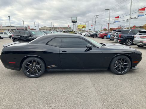 Used 2021 Dodge Challenger R/T w/ Blacktop Package image 8