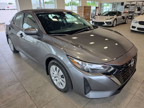 Used 2025 Nissan Sentra S FWD image 5