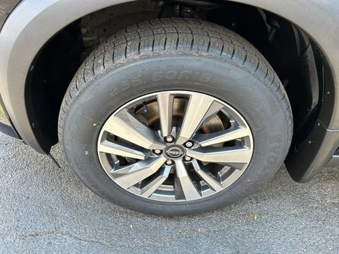 Certified 2023 Nissan Pathfinder SL w/ Black Appearance Package AWD/4WD image 8