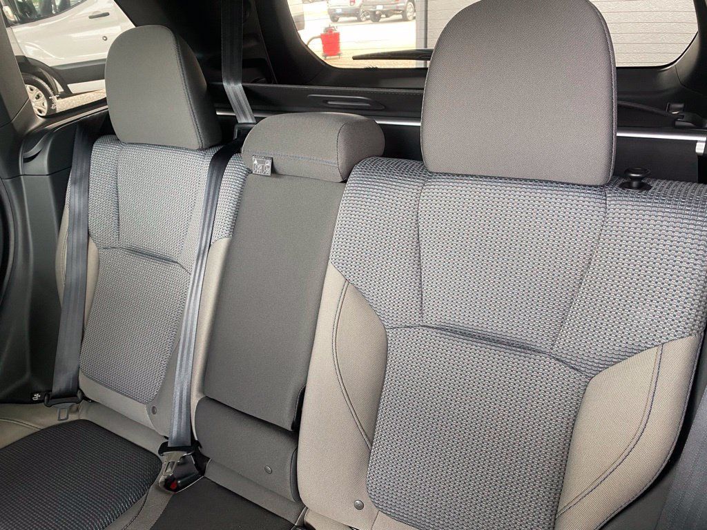 Used 2025 Subaru Forester Premium AWD/4WD image 28