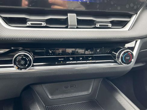 Used 2025 Chevrolet Equinox LT w/ Midnight Edition image 28