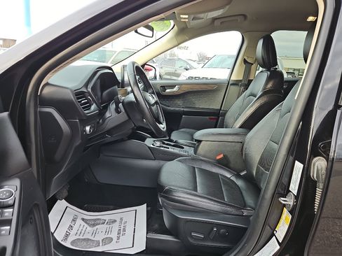 Used 2020 Ford Escape Titanium AWD/4WD image 9