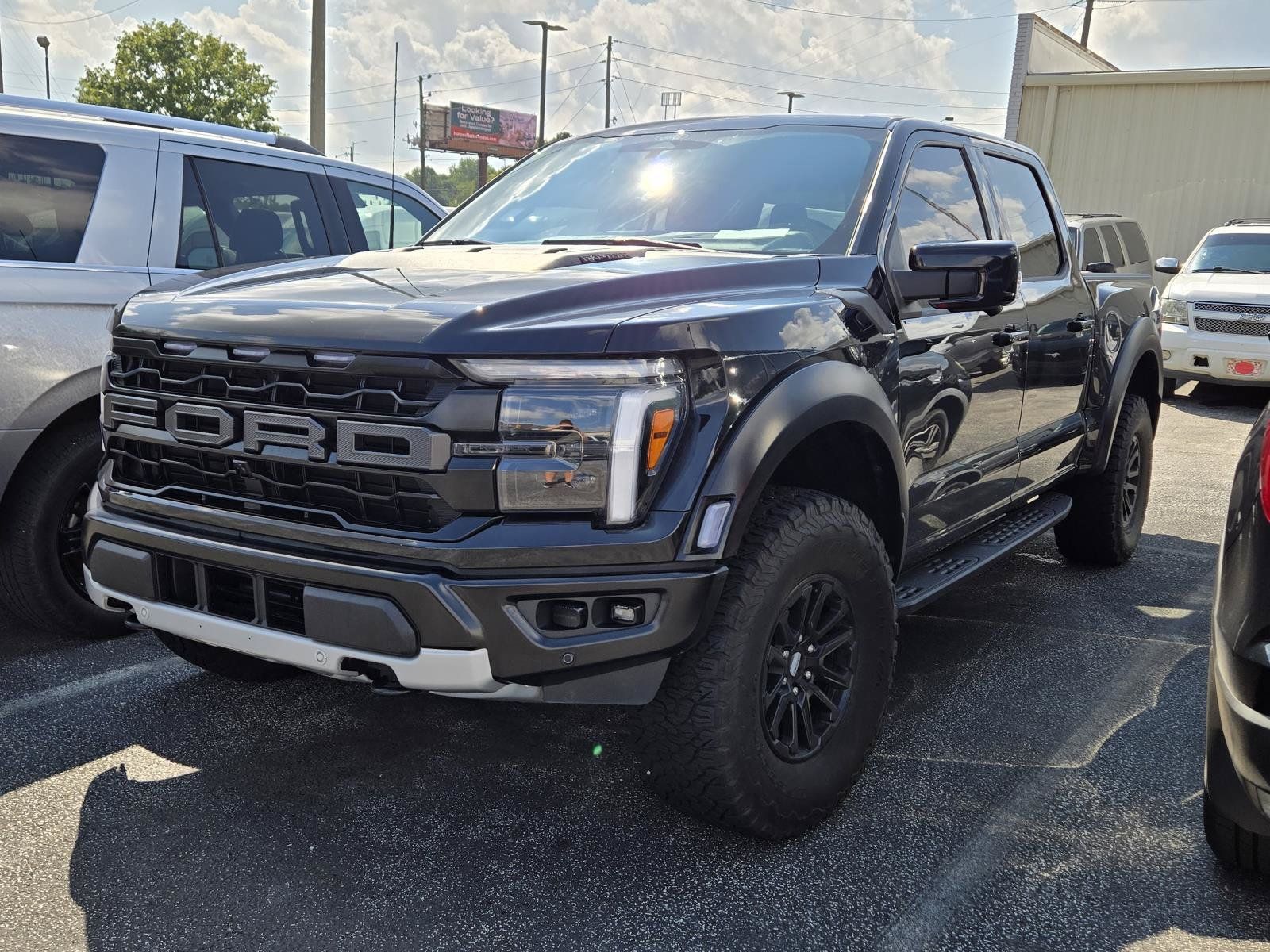 Used 2025 Ford F150 Raptor AWD/4WD image 1