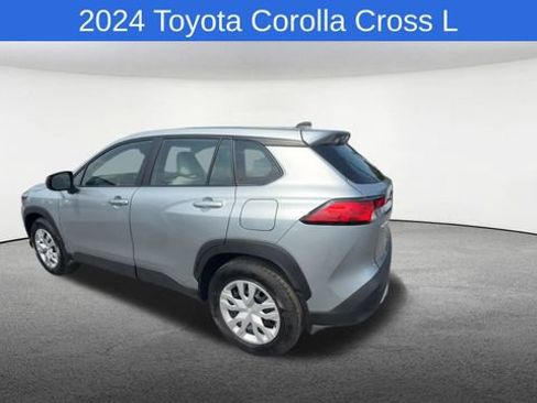 Used 2024 Toyota Corolla Cross L AWD/4WD image 6