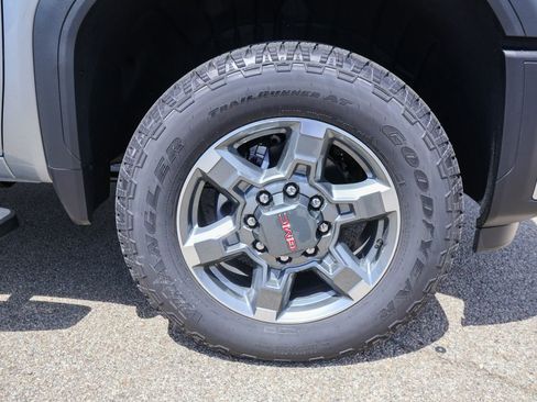 New 2026 GMC Sierra 3500 SLT w/ SLT Premium Package AWD/4WD image 32