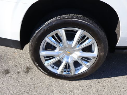 Used 2024 Chevrolet Suburban High Country w/ Premium Package image 43