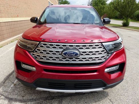 Used 2022 Ford Explorer XLT w/ Equipment Group 202A AWD/4WD image 14