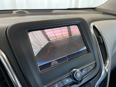Used 2024 Chevrolet Equinox LS FWD image 12