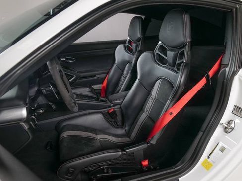 Certified 2018 Porsche 911 GT3 w/ Sport Chrono Package RWD image 5