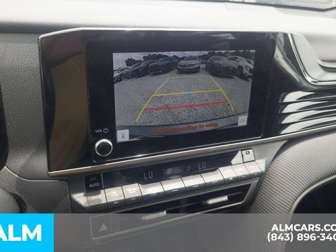 Used 2025 Toyota Camry SE FWD image 8