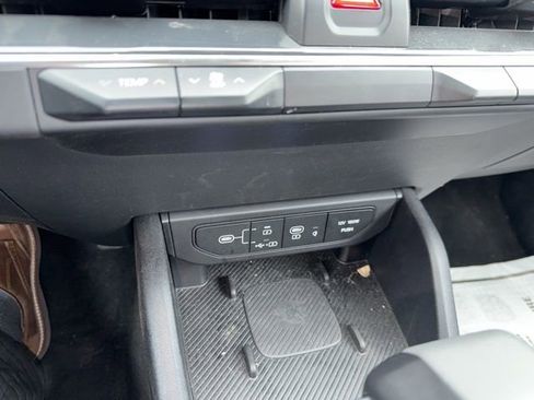 Used 2025 Kia K4 EX image 36