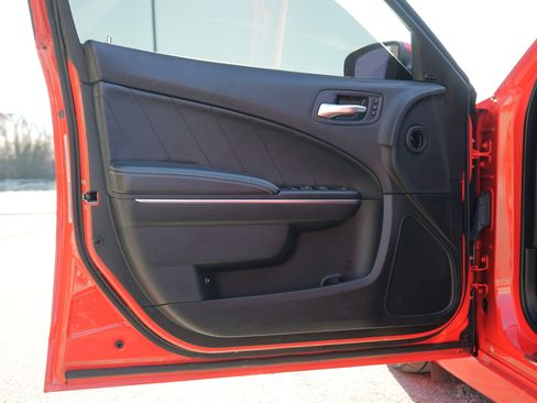 Used 2016 Dodge Charger SRT w/ Harman/Kardon Audio Group image 11