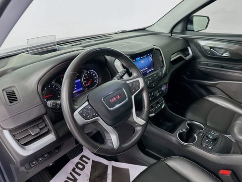 Used 2022 GMC Terrain SLT w/ Tech Package FWD image 9