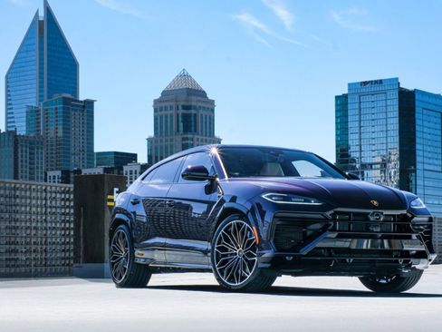Used 2025 Lamborghini Urus SE image 10