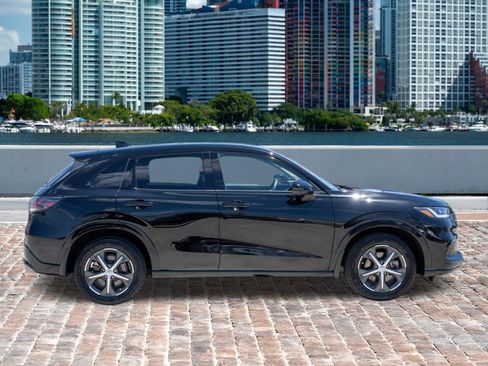 Certified 2024 Honda HR-V EX-L image 4