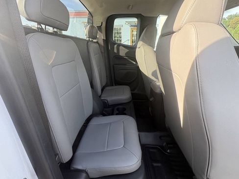 Used 2022 Chevrolet Colorado W/T RWD image 21