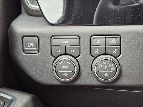 New 2026 Chevrolet Silverado 1500 LTZ w/ LTZ Convenience Package II AWD/4WD image 23