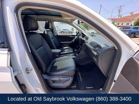 Used 2018 Volkswagen Tiguan SE w/ Panoramic Sunroof Package AWD/4WD image 25