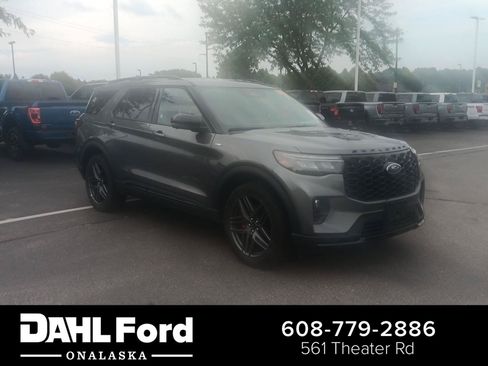 Used 2025 Ford Explorer ST-Line w/ ST-Line Street Pack AWD/4WD image 1