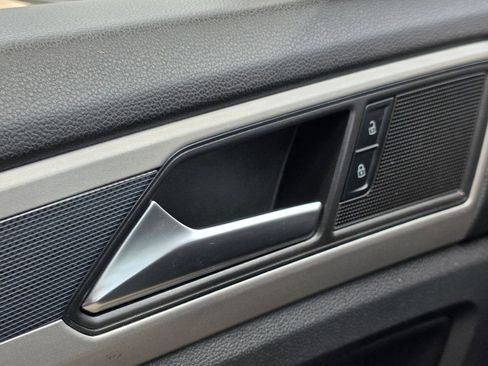 Used 2020 Volkswagen Atlas Cross Sport SEL image 10