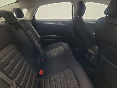 Used 2016 Ford Fusion SE image 19