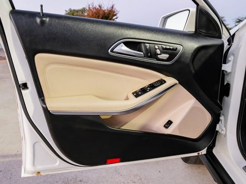 Used 2019 Mercedes-Benz GLA 250 w/ Convenience Package image 43