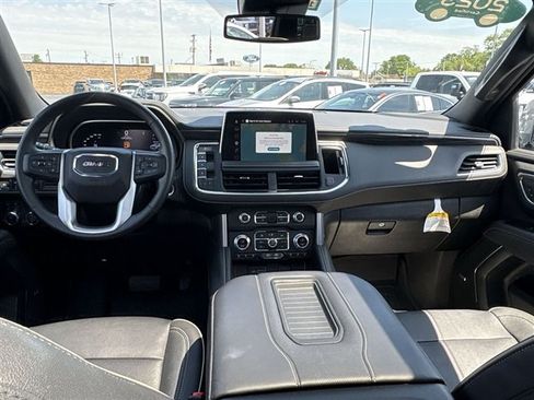 Certified 2023 GMC Yukon SLT w/ SLT Luxury Package AWD/4WD image 21