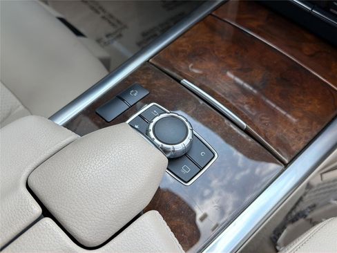 Used 2016 Mercedes-Benz E 350 4MATIC Wagon image 19