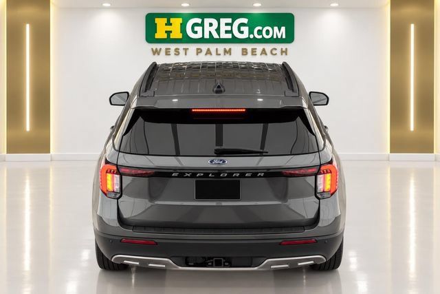 Used 2026 Ford Explorer Active w/ Active Comfort Package RWD image 8