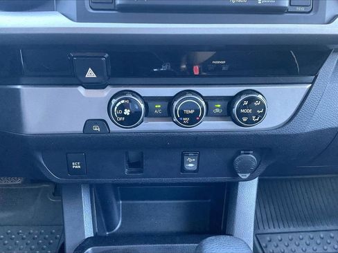 Used 2017 Toyota Tacoma SR5 w/ Tow Package image 17