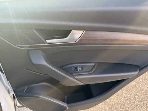 Certified 2025 Audi Q5 2.0T Premium w/ Convenience Plus Package image 31