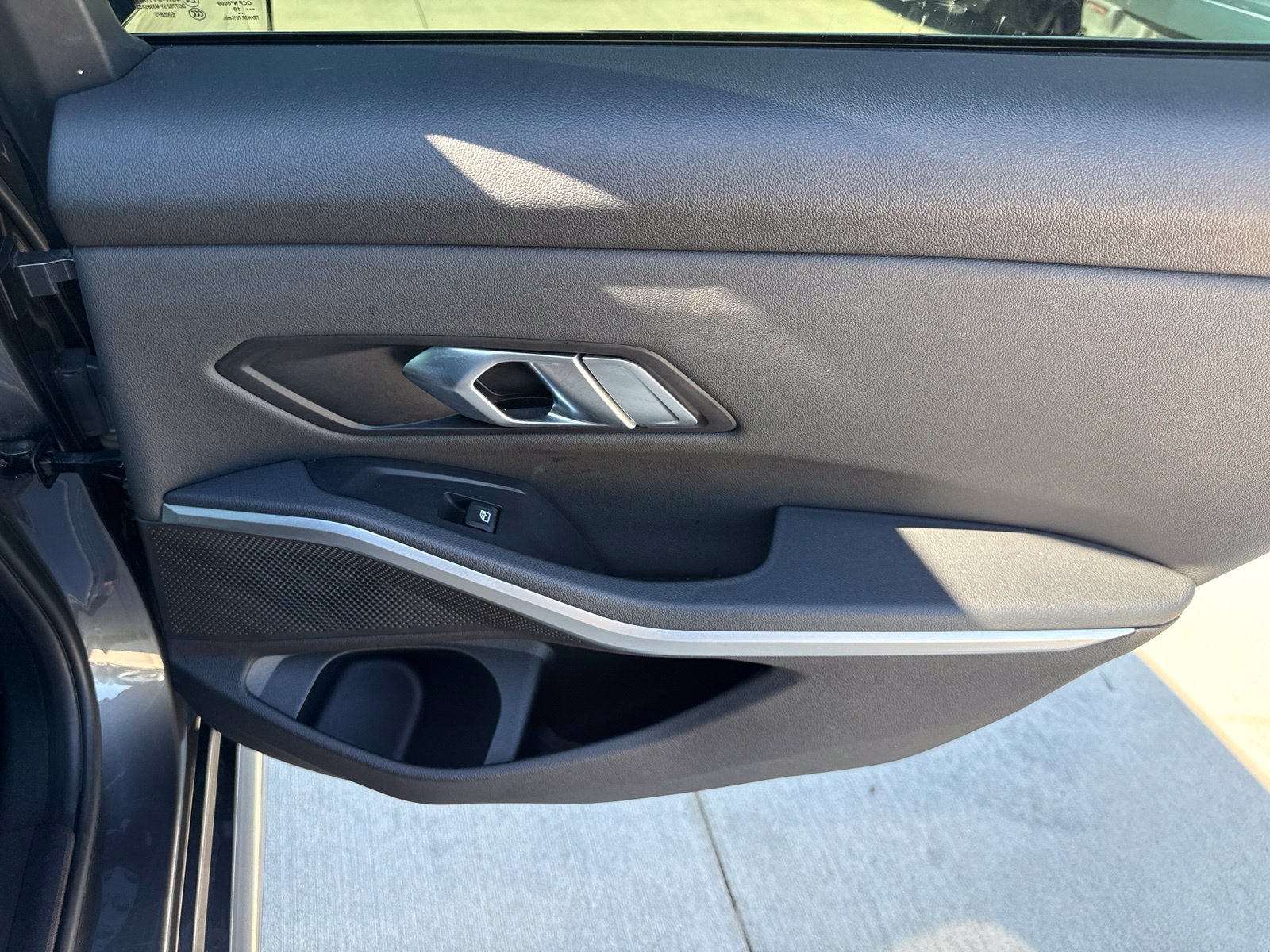 Used 2020 BMW 330i Sedan w/ M Sport Package RWD image 24