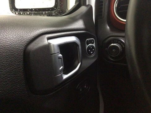 Used 2019 Jeep Wrangler Unlimited Rubicon AWD/4WD image 17