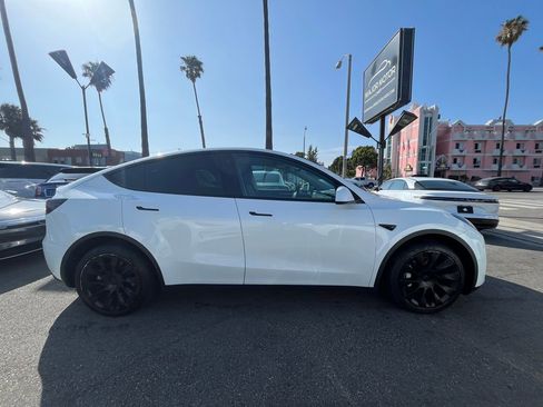 Used 2023 Tesla Model Y Long Range AWD/4WD image 4