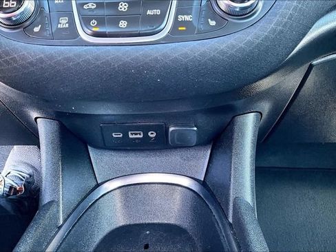 Used 2024 Chevrolet Malibu LT FWD image 15