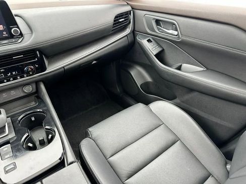 Used 2021 Nissan Rogue SL image 17