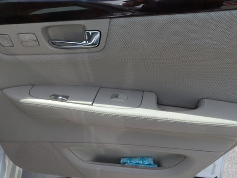 Used 2008 Cadillac DTS image 71