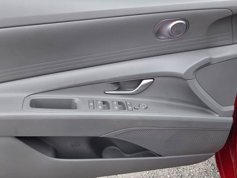 Used 2023 Hyundai Elantra SEL image 16